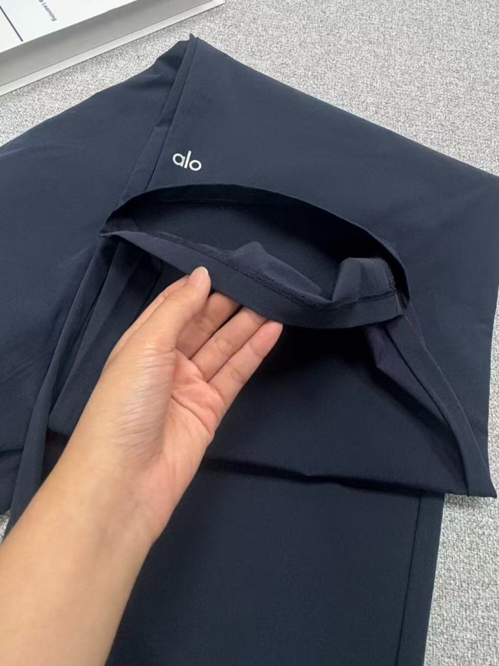 Brand New ALO Yoga Suit Up Trouser Navy Blue (Regular 30 inches) Size S - Picture 6 of 7